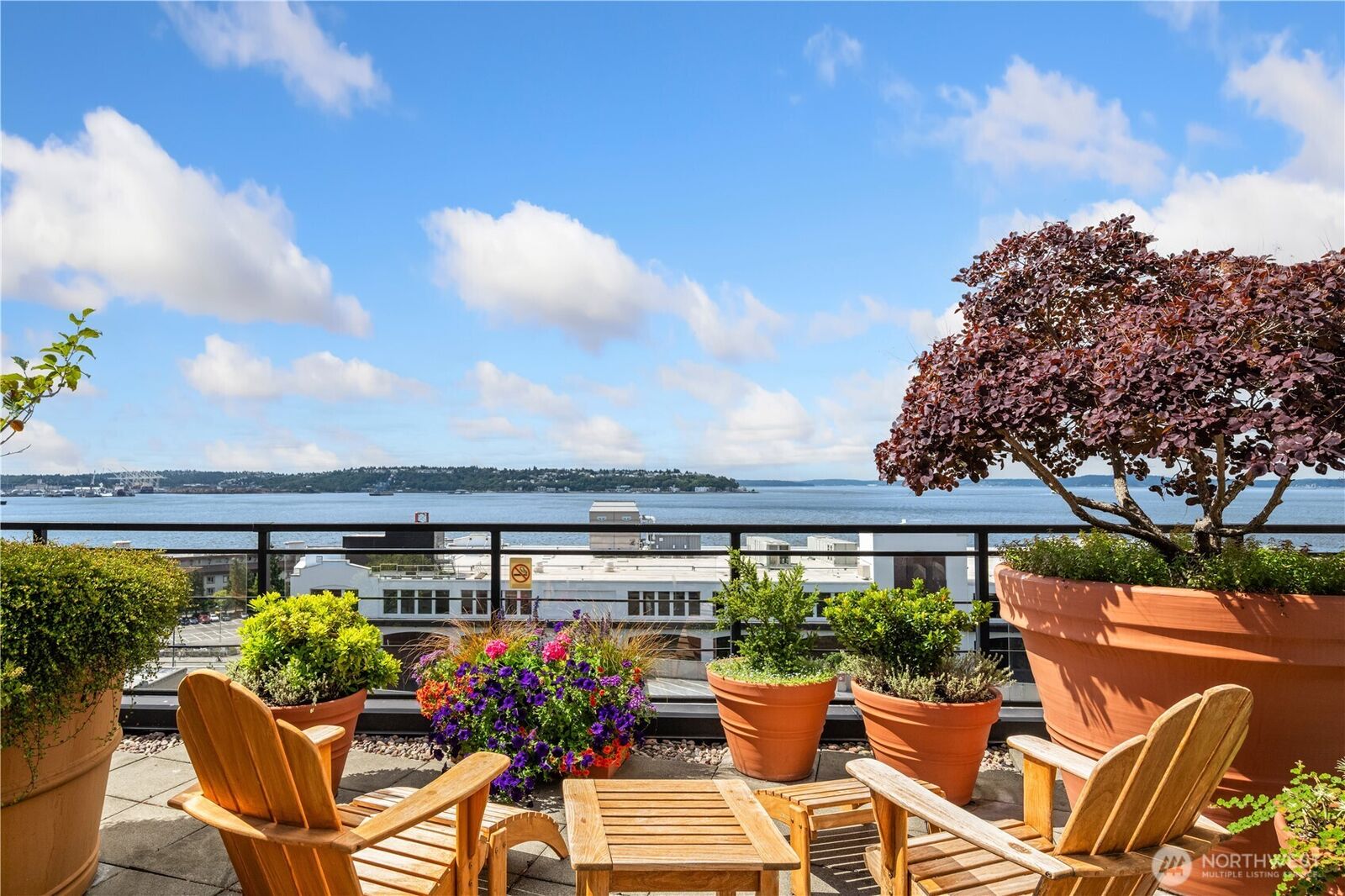 Property Photo: 2607 Western Avenue 302 WA 98121