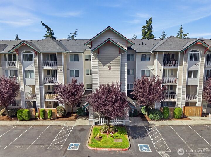 Property Photo: 13301 SE 79th Place C114 WA 98059
