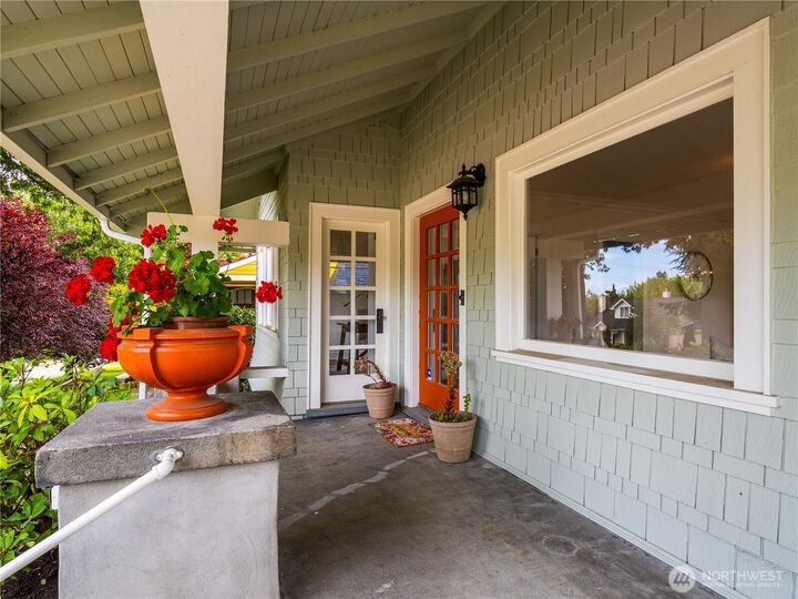 Property Photo:  2419 N Junett Street  WA 98406 