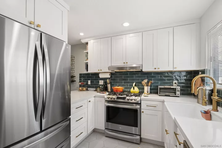 Property Photo: 3985 Wabaska Dr 15 CA 92107