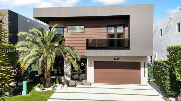 Property Photo:  7447 NW 97th Ct  FL 33178 
