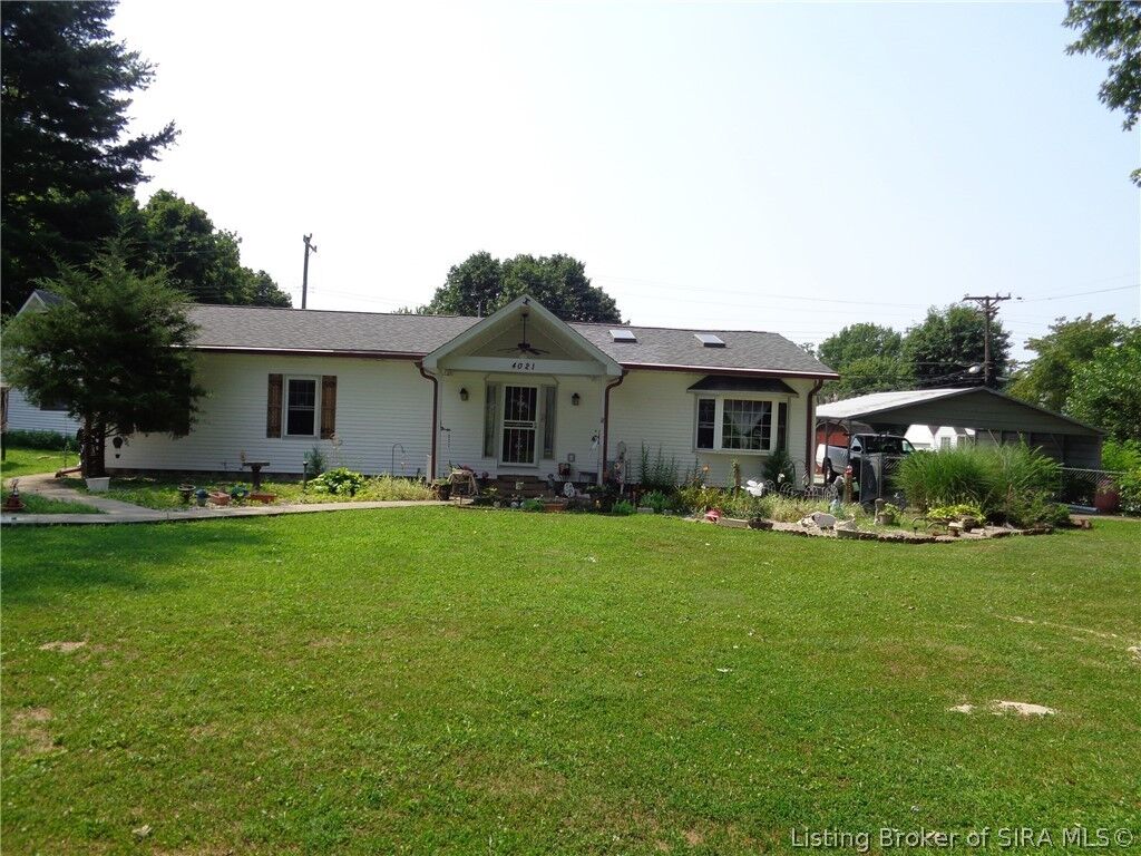 Property Photo: 4021 E Park Avenue IN 47805
