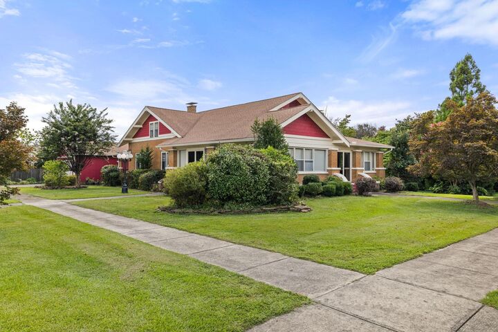 Property Photo:  508 3rd St SE  AL 35055 