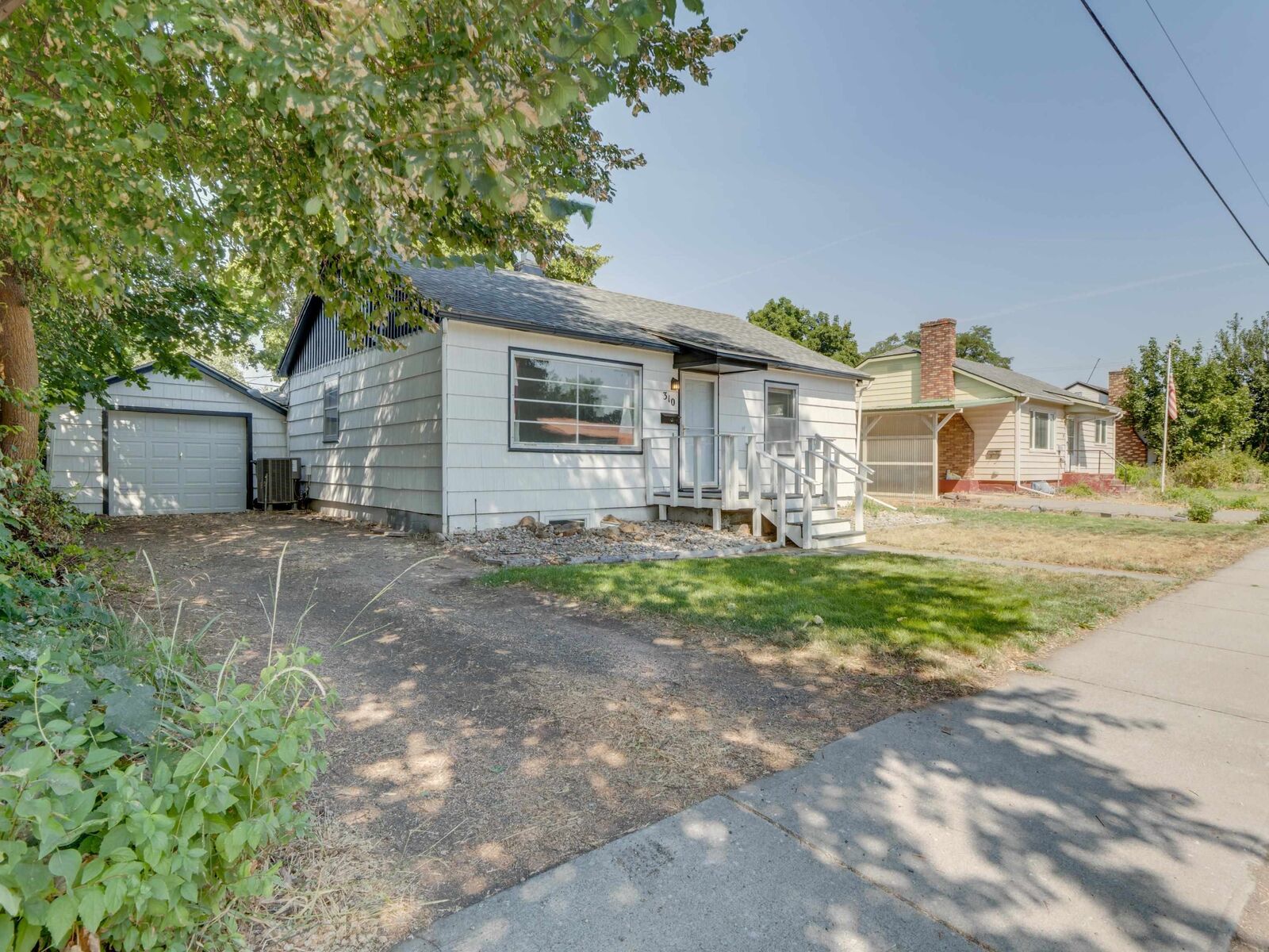 Property Photo:  310 N 6th St  WA 99004 