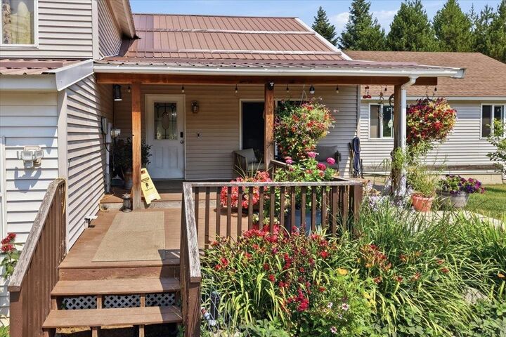 Property Photo:  892 Driskill Rd  WA 99156 