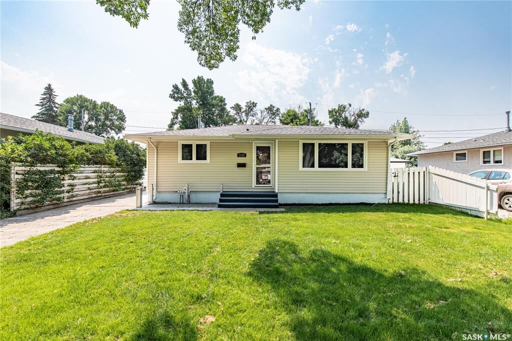 Property Photo: 1131 Currie Crescent SK S6H 5M7