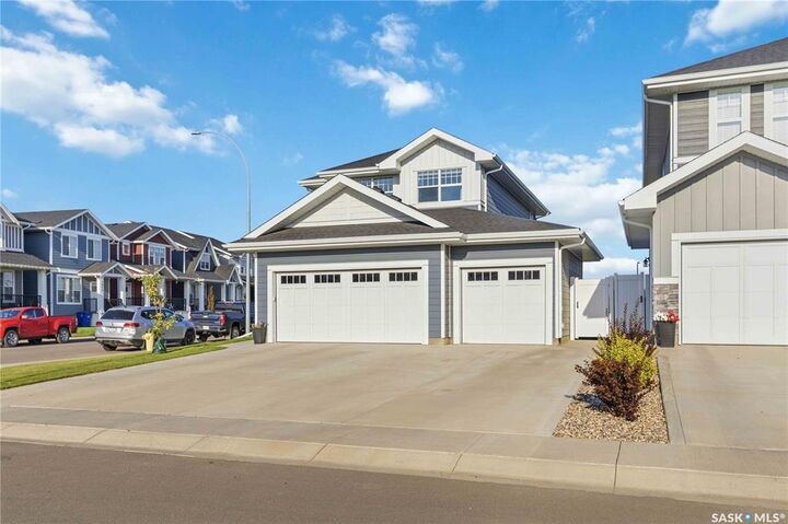Property Photo:  358 Stilling Manor  SK S7V 0Y8 
