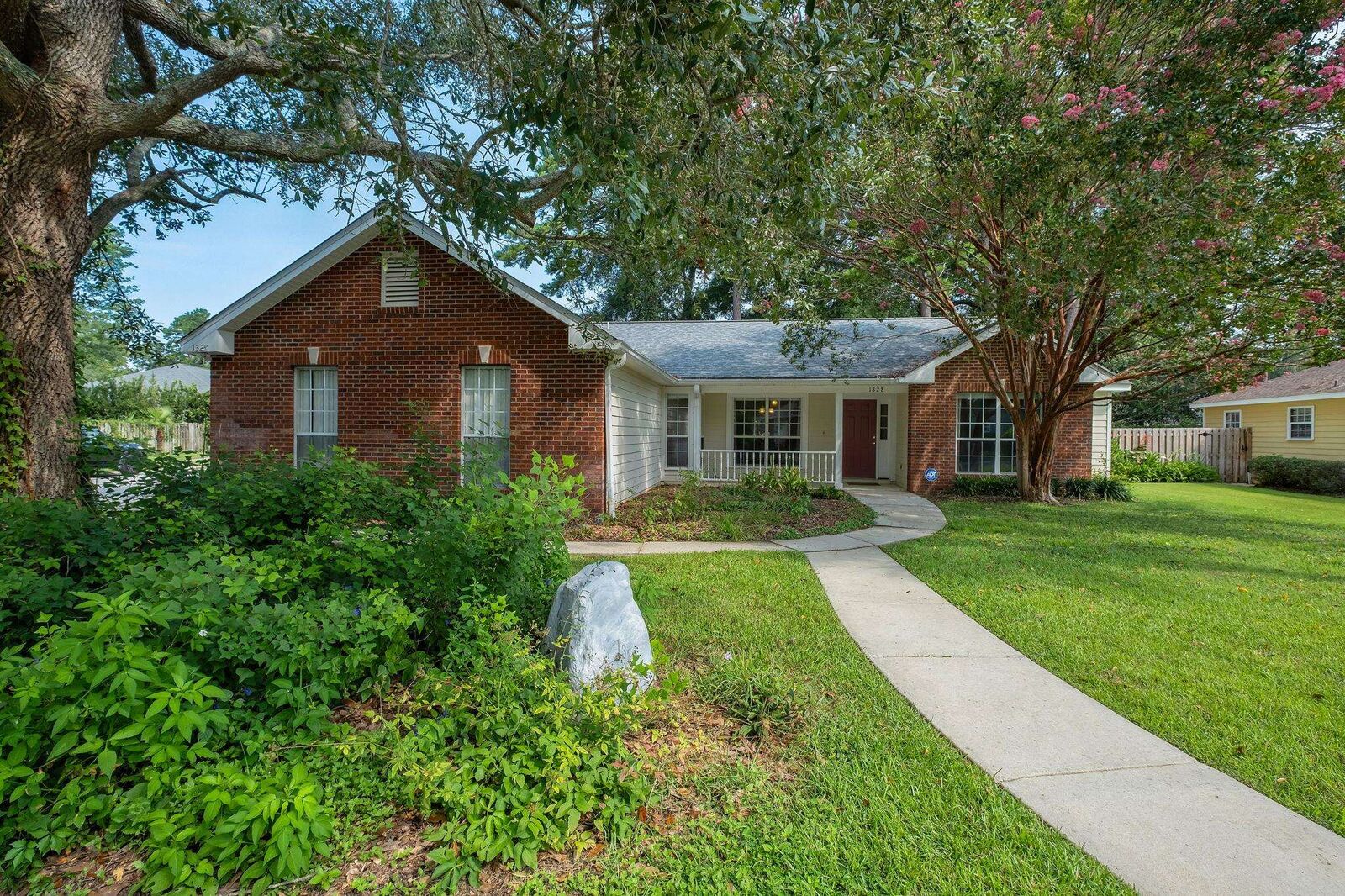 Property Photo:  1328 Old Village Road  FL 32312-0000 