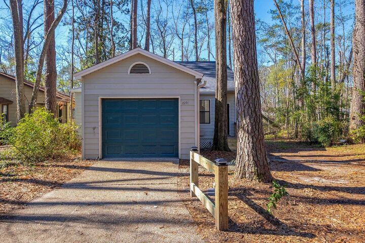 Property Photo:  1691 Silverwood Drive  FL 32301 