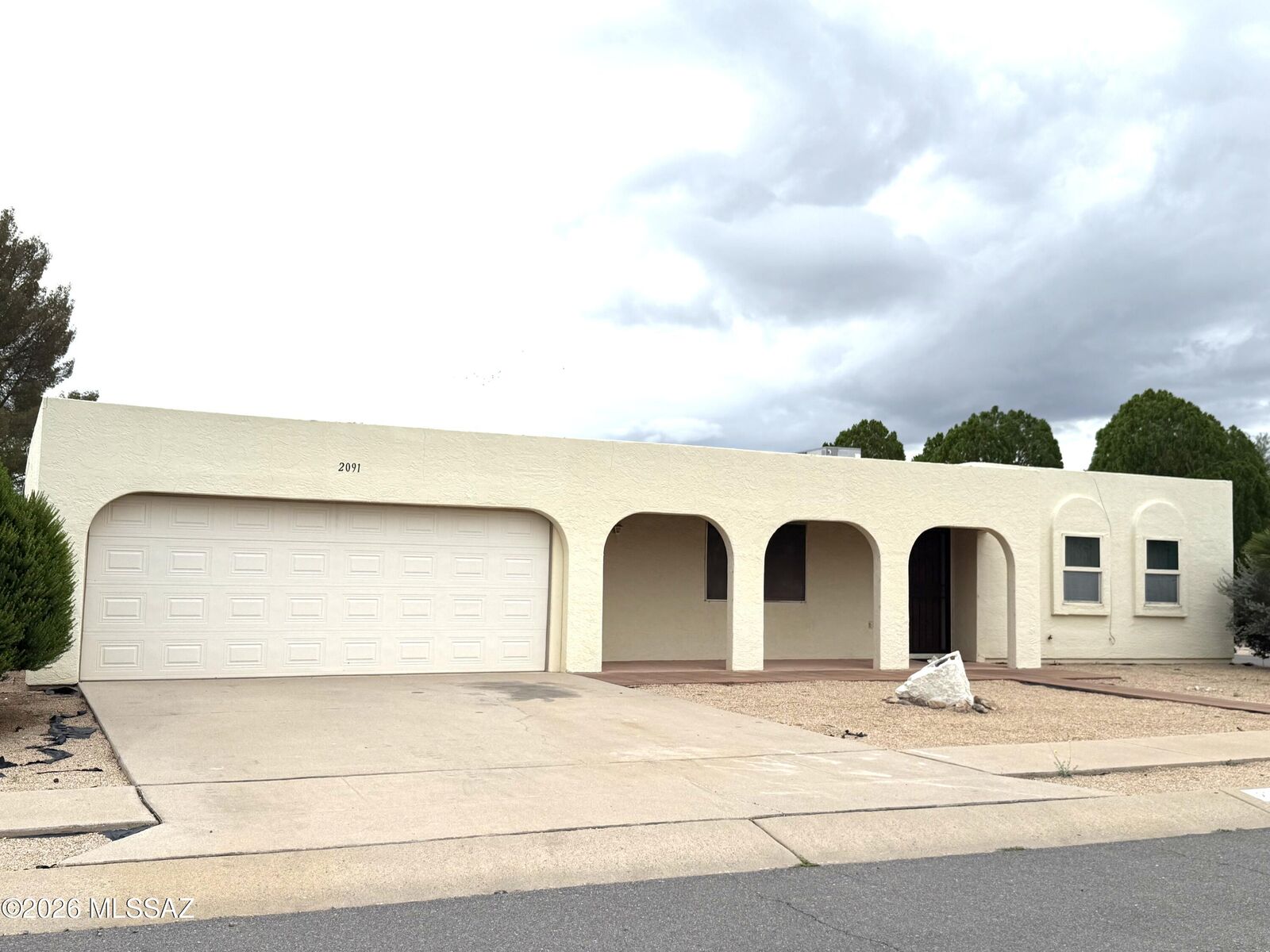 Property Photo:  2091 S Santa Carla Drive  AZ 85614 