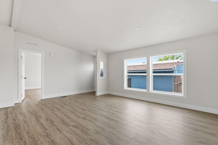 Property Photo:  2105 N Steptoe St. #113  WA 99336 