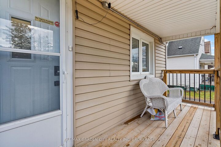 Property Photo: 291 Alberta Street ON L3B 2W1