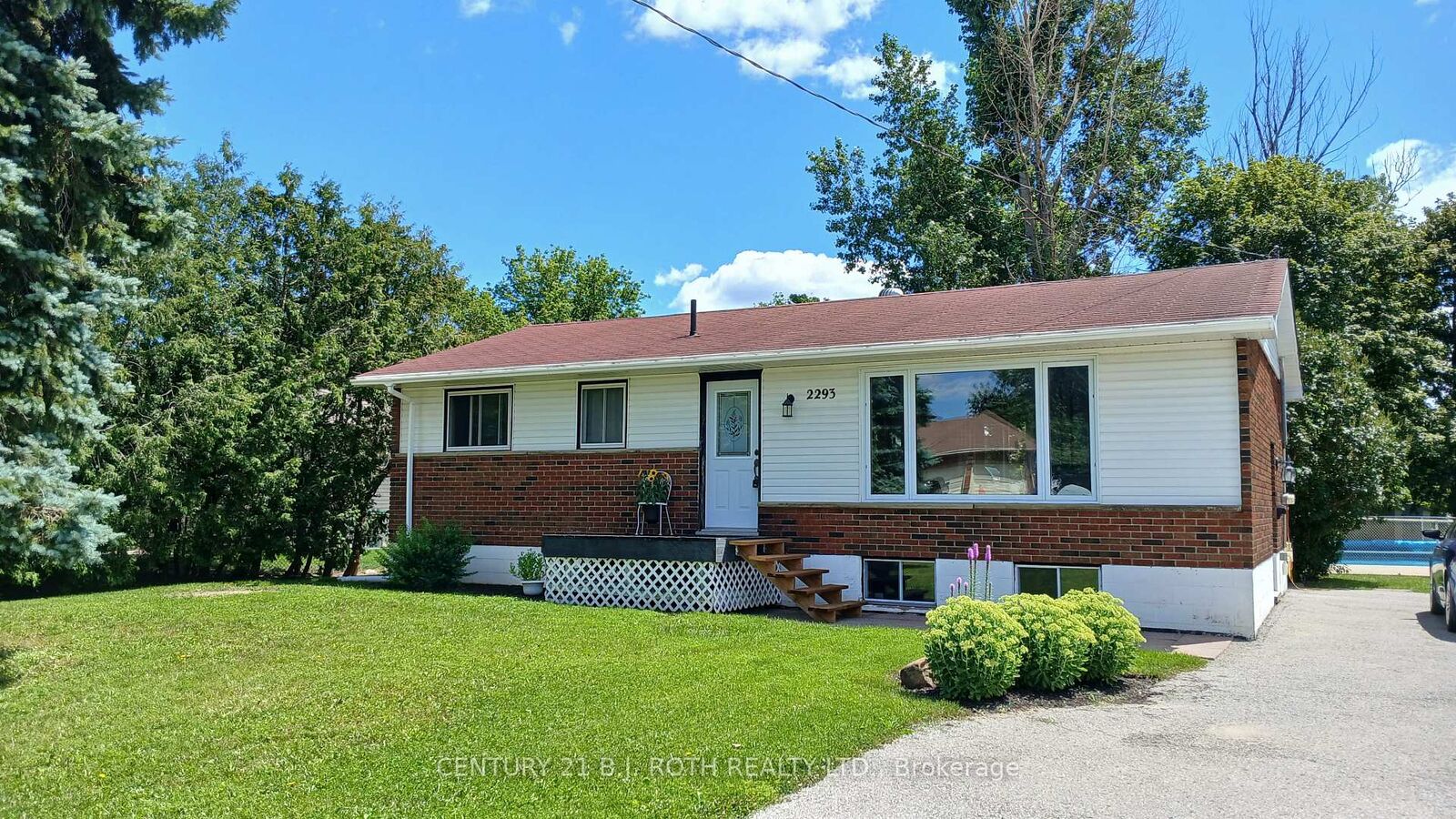 Property Photo:  2293 Victoria Street  ON L9S 1J9 