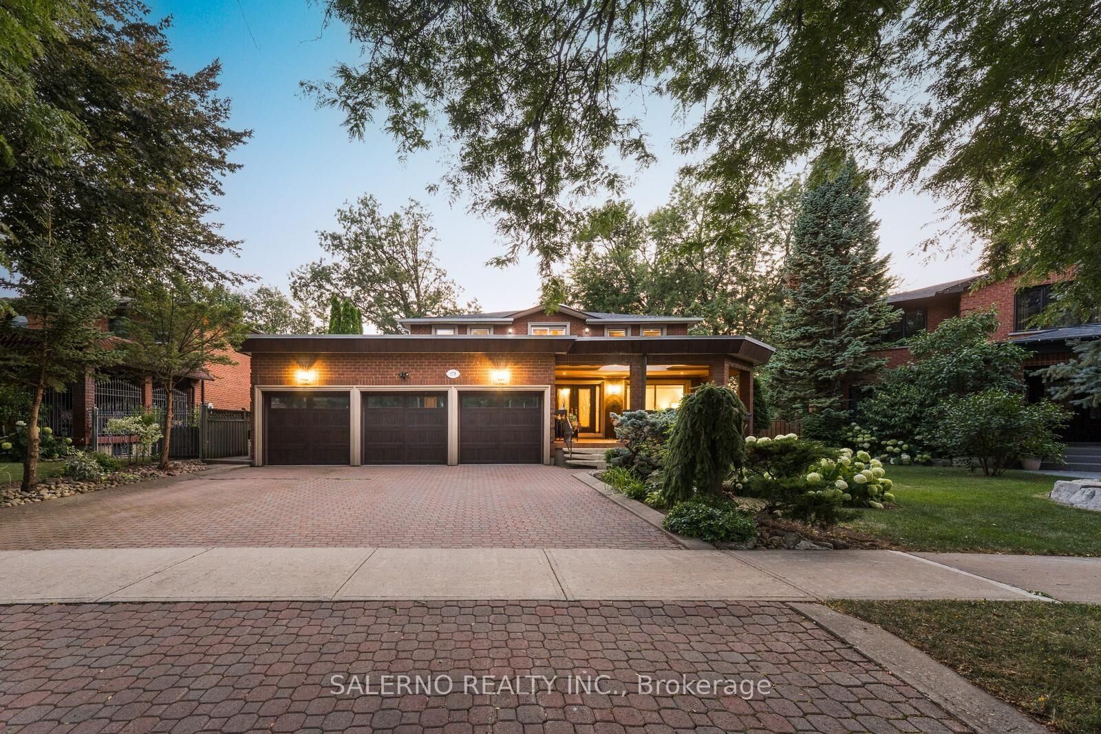 Property Photo: 178 Wigwoss Drive ON L4L 4H2
