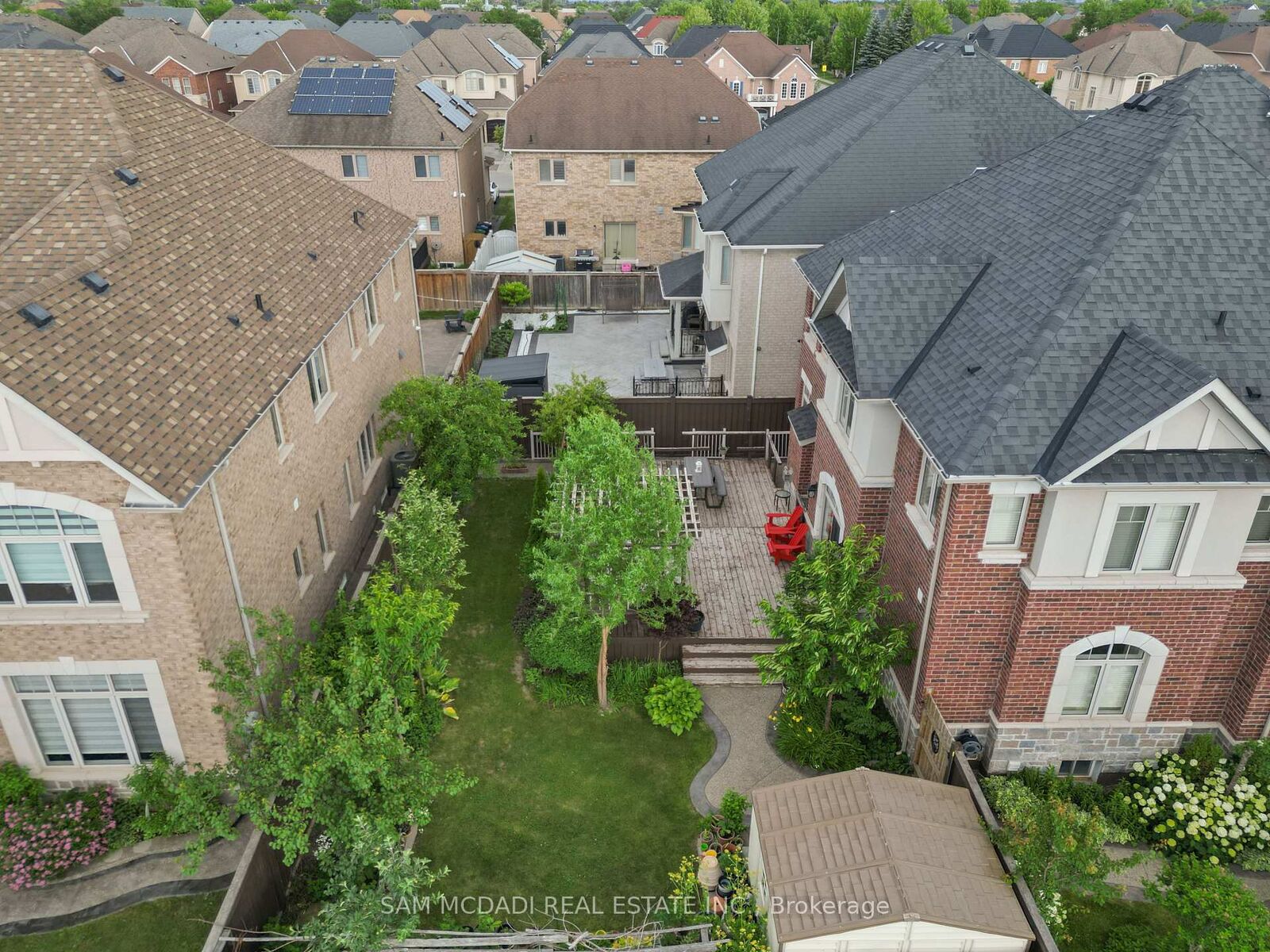 Property Photo: 2 Bakersfield Road ON L6P 2Z3
