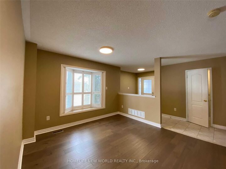 Property Photo:  39 Brightsview Drive  ON L4E 3Z1 