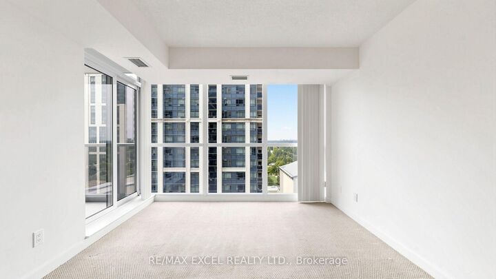 Property Photo: 4978 Yonge Street 2009 ON M2N 7G8