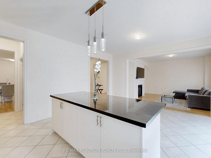 Property Photo: 362 Danny Wheeler Boulevard ON L4P 0K2