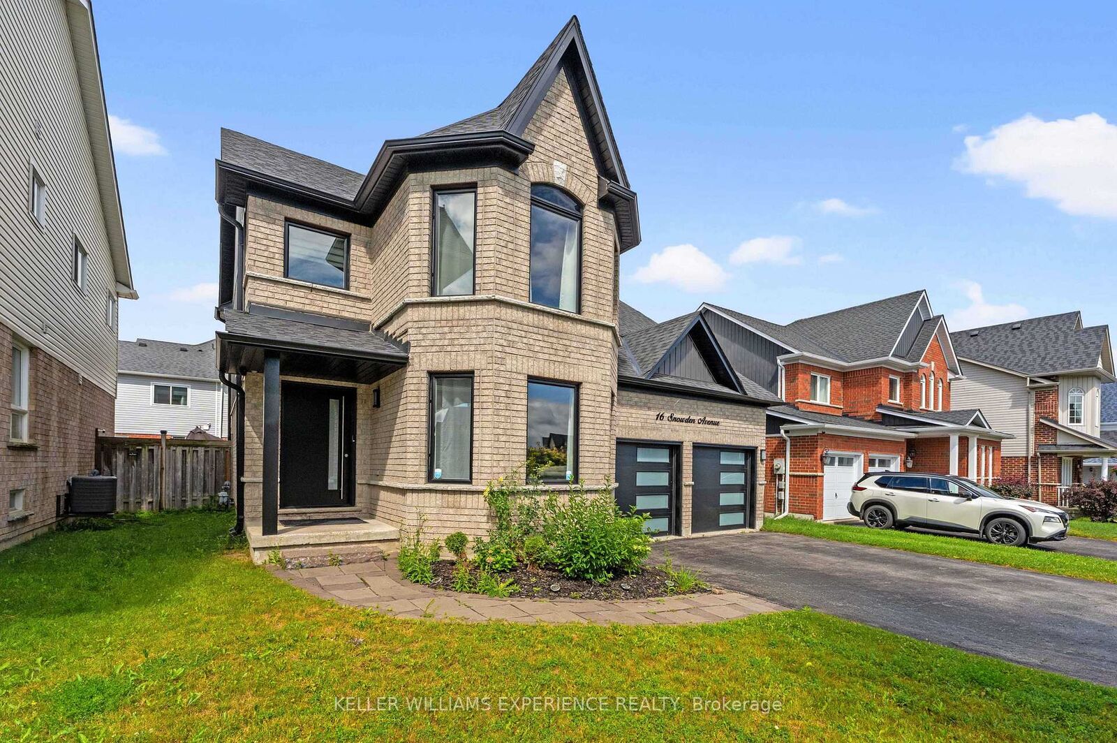Property Photo: 16 Snowden Avenue ON L4M 7G5