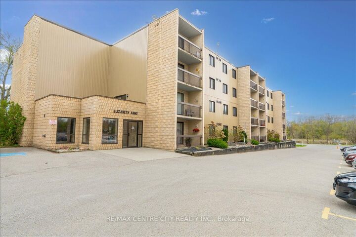 31 Victoria Street S 102 — photo 1