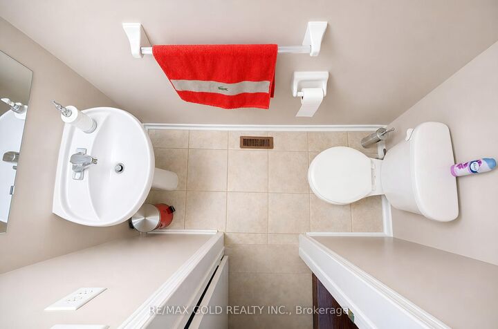 Property Photo:  19 Florence Drive  ON L7A 2M4 