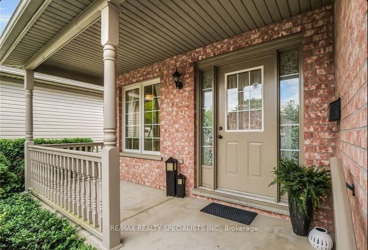 Property Photo: 145 North Centre Road 19 ON N5X 4C7
