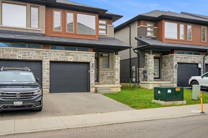Property Photo: 30 Times Square Boulevard 37 ON L8J 0M1
