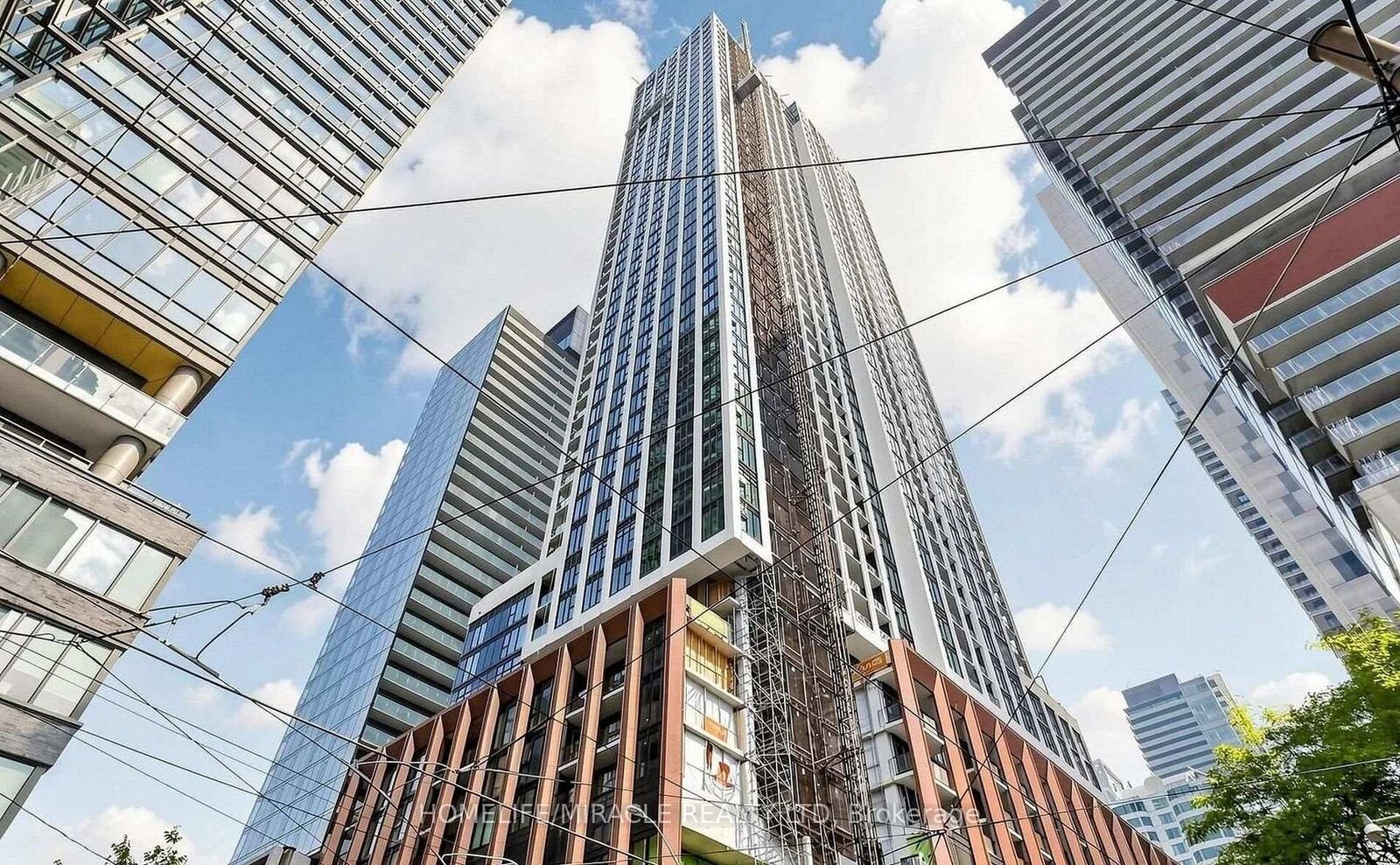 Property Photo:  400 King Street 2001  ON M5V 1K2 