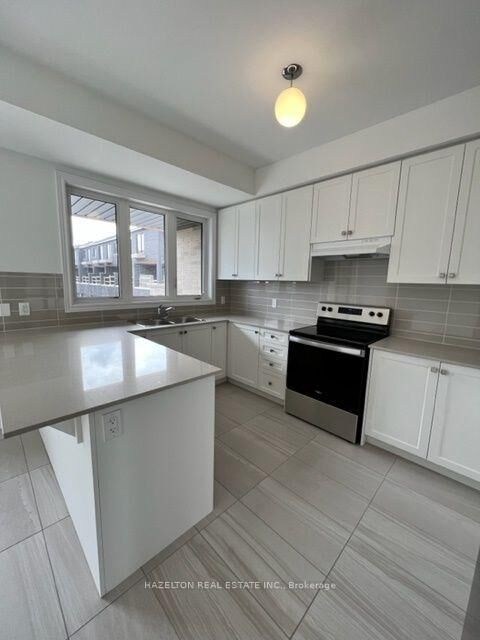 Property Photo:  17 Haydock Way  ON L1N 0M6 