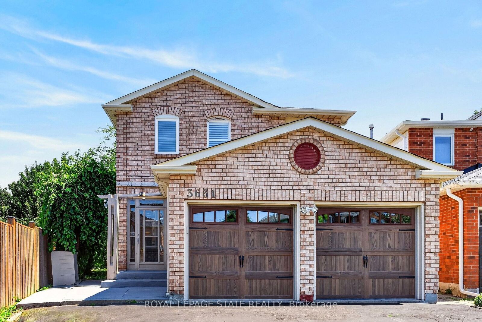 Property Photo: 3631 Cherrington Crescent ON L5L 5C6
