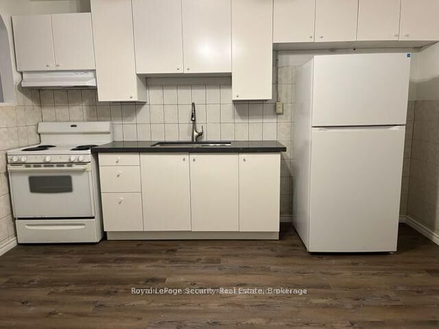 Property Photo:  1746A Eglinton Avenue W 2  ON M6E 2H6 