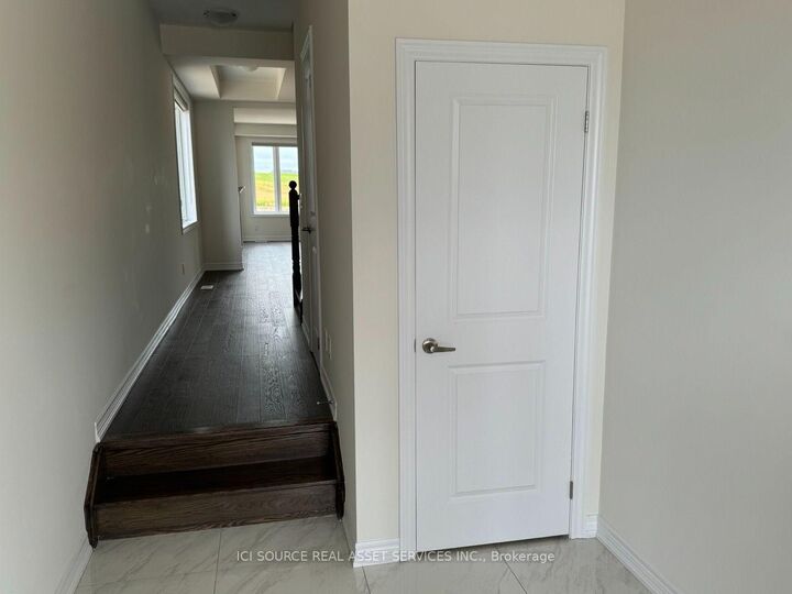 Property Photo: 10 Guernsey Drive ON N2R 0S2