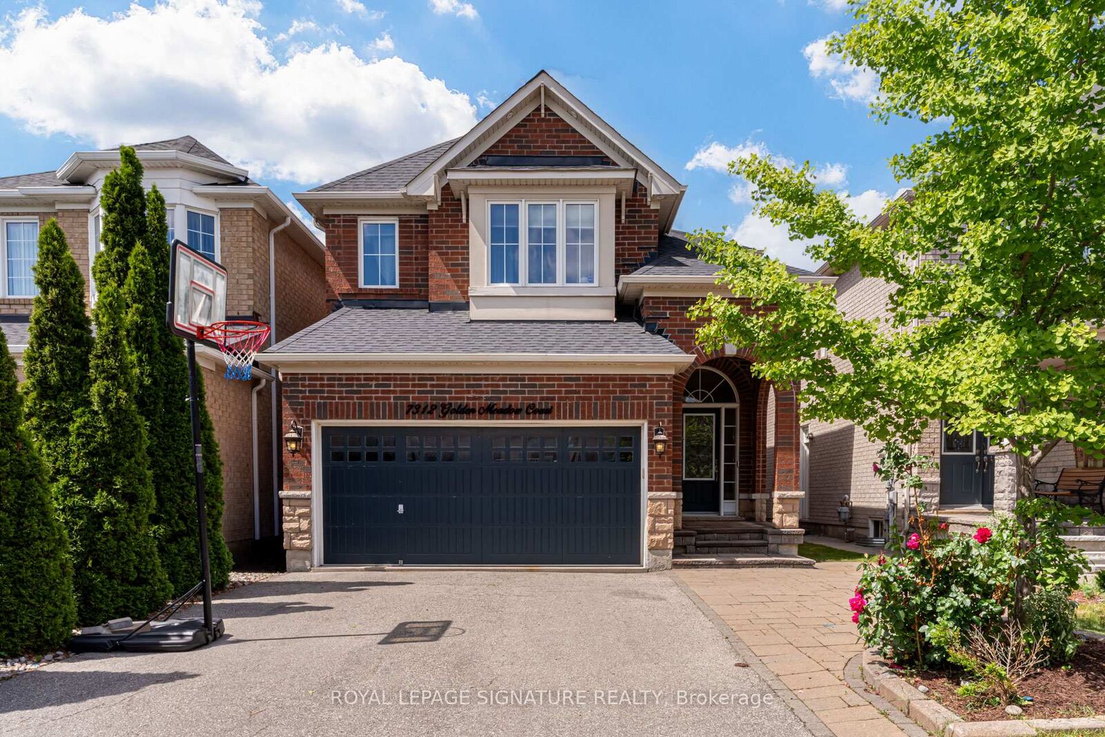 Property Photo: 7312 Golden Meadow Court ON L5W 0B8