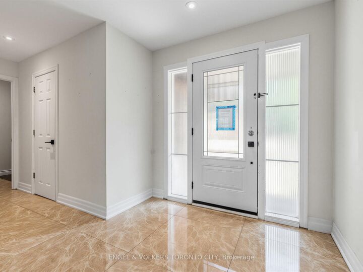 98 Golf Links Drive — photo 1