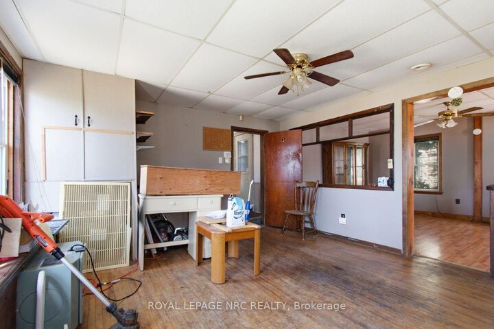 Property Photo:  