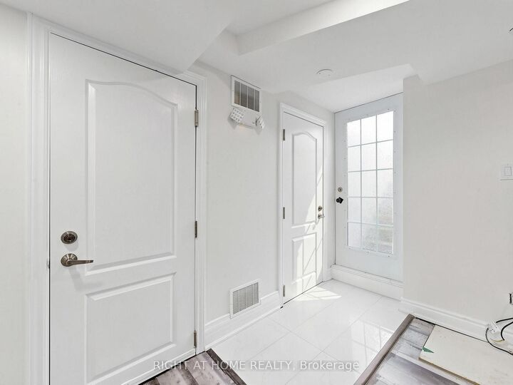 Property Photo: 148 Sexton Crescent (Basement) ON M2H 2L6