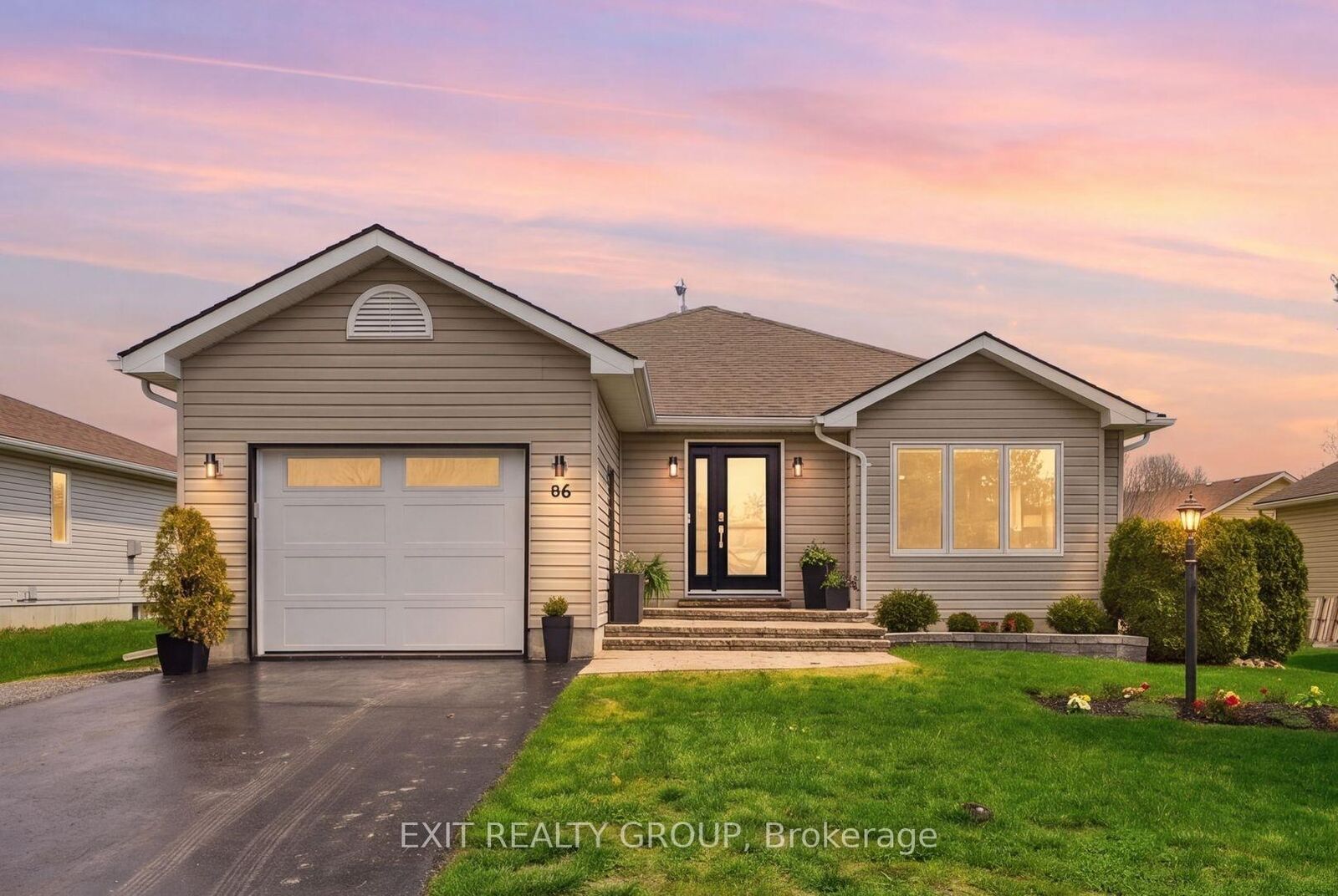 Property Photo: 86 Sandbanks Court ON K0K 3L0