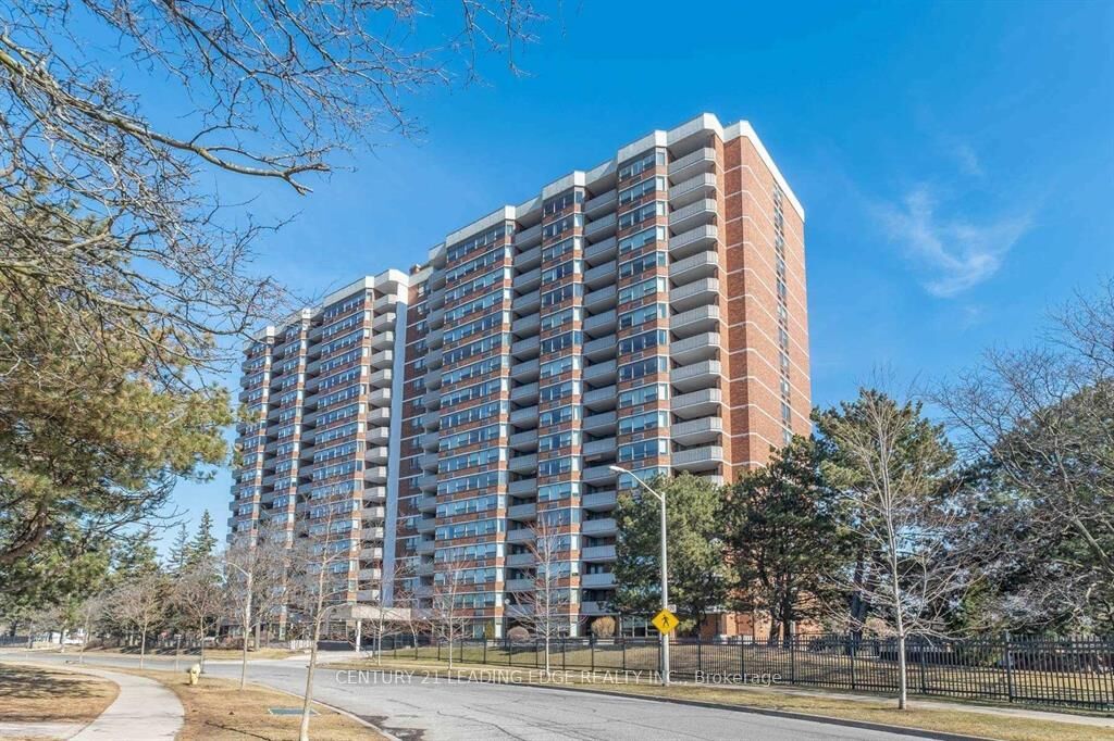 Property Photo:  121 Ling Road 1915  ON M1E 4Y2 