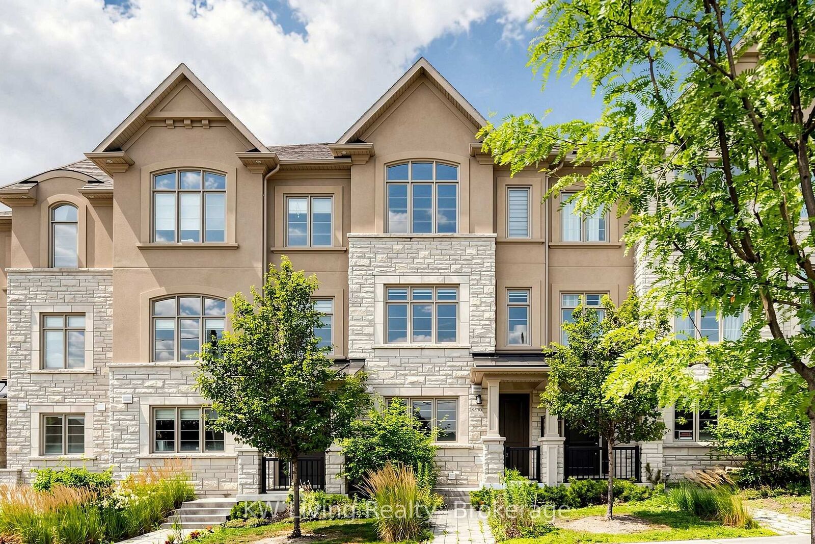 Property Photo:  9370 Kennedy Road  ON L6C 0Y6 