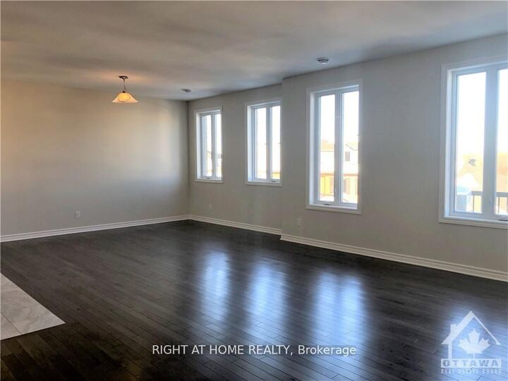 Property Photo:  735 Dearborn Private G  ON K1T 0W3 