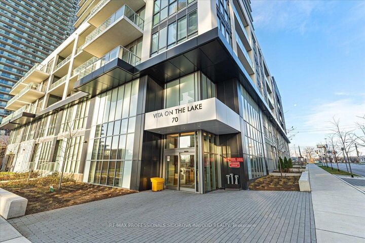 Property Photo:  70 Annie Craig Drive 4105  ON M8V 0G2 