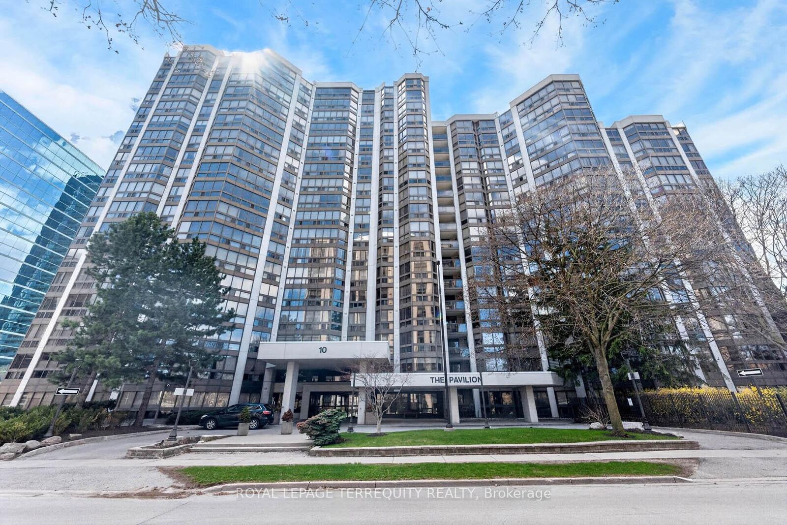 Property Photo:  10 Kenneth Avenue 1805  ON M2N 6K6 