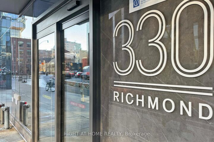 Property Photo: 330 Richmond Street W 209 ON M5V 0M4