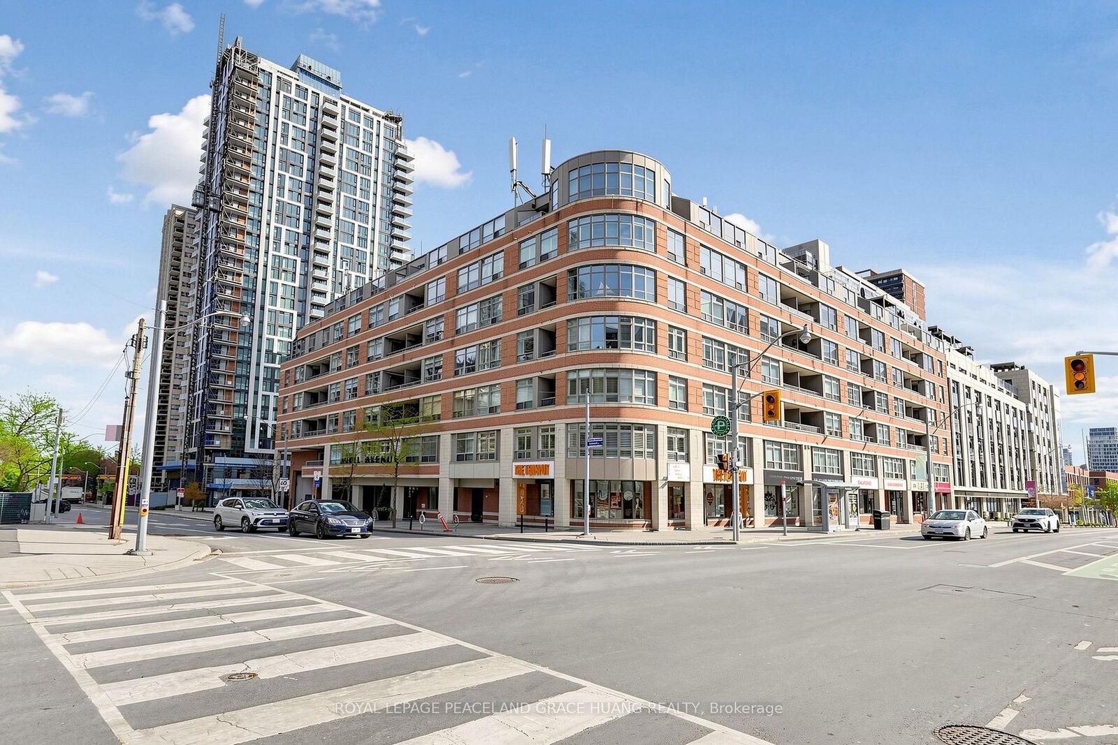 Property Photo: 5 Rosehill Avenue 609 ON M4T 3A6
