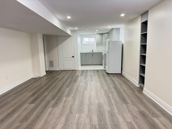 Property Photo:  4 Keats Avenue Basement  ON L7G 1T4 