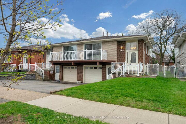 1877 Silverberry Crescent — photo 1
