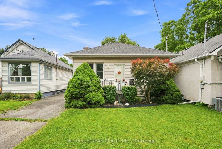 Property Photo:  35 Chetwood Street  ON L2S 1K3 