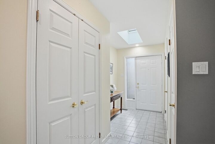 Property Photo: 1500 Richmond Street 17 ON N6G 4T8