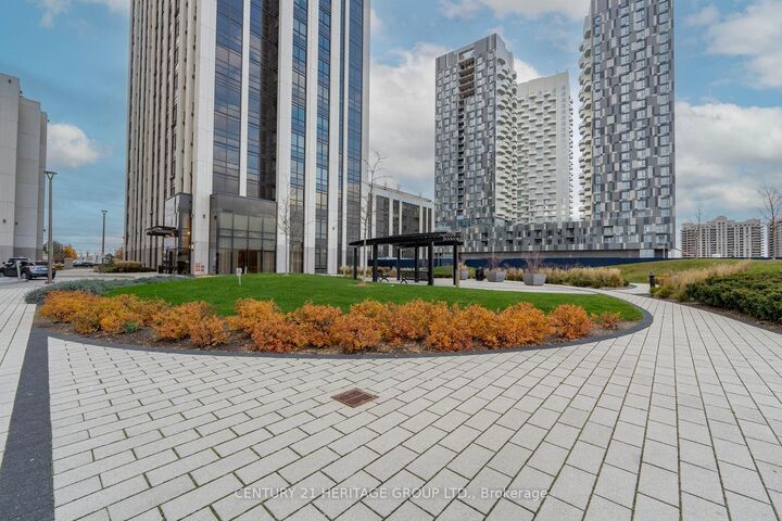 Property Photo:  9075 Jane Street Ph02  ON L4K 4Z7 