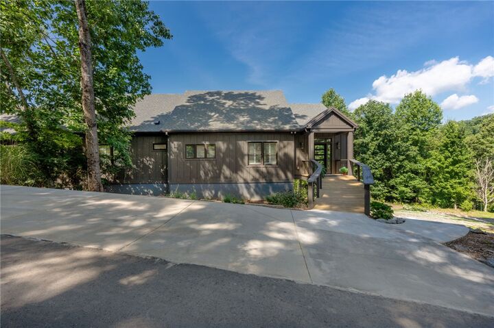 Property Photo: 109 Bumsa Place SC 29671